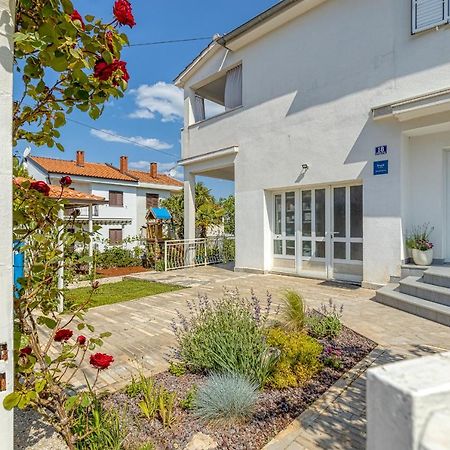 Apartments Hrestak Poreč Exterior foto