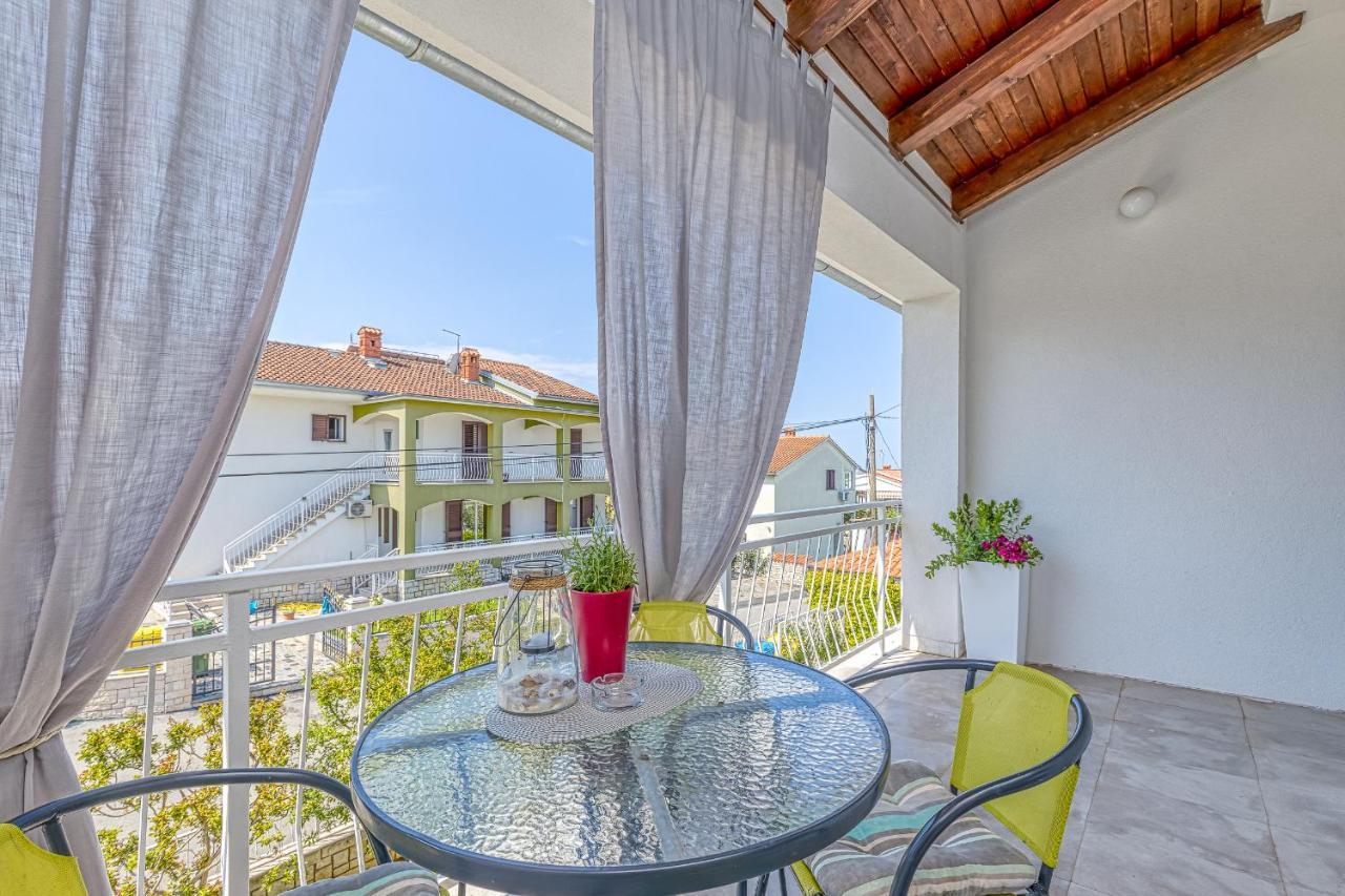 Apartments Hrestak Poreč Exterior foto